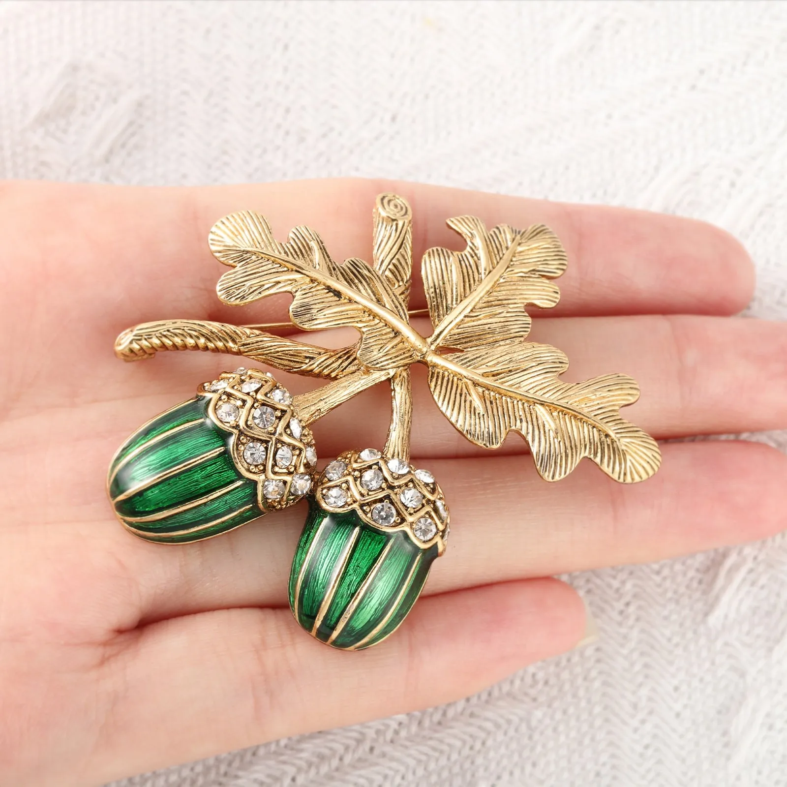 Fashion Luxury Pinecone Brooches