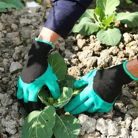 Hirundo Garden Genie Gloves with Claws on Right Hand